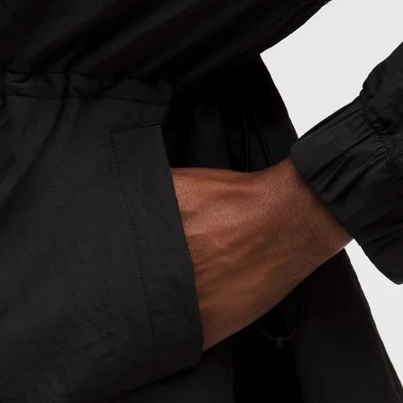 NWT💎Lululemon Bomber Nylon Cinchable Black Waterproof Jacket Medium Retail $148 - Picture 3 of 9